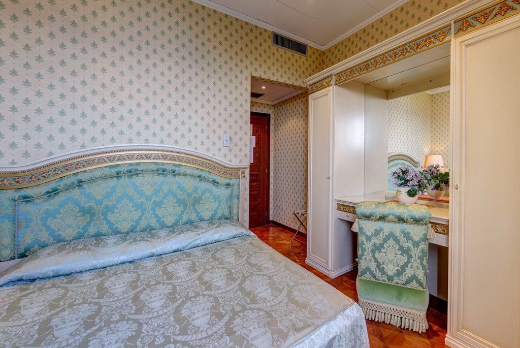 Hotel Riis 4*