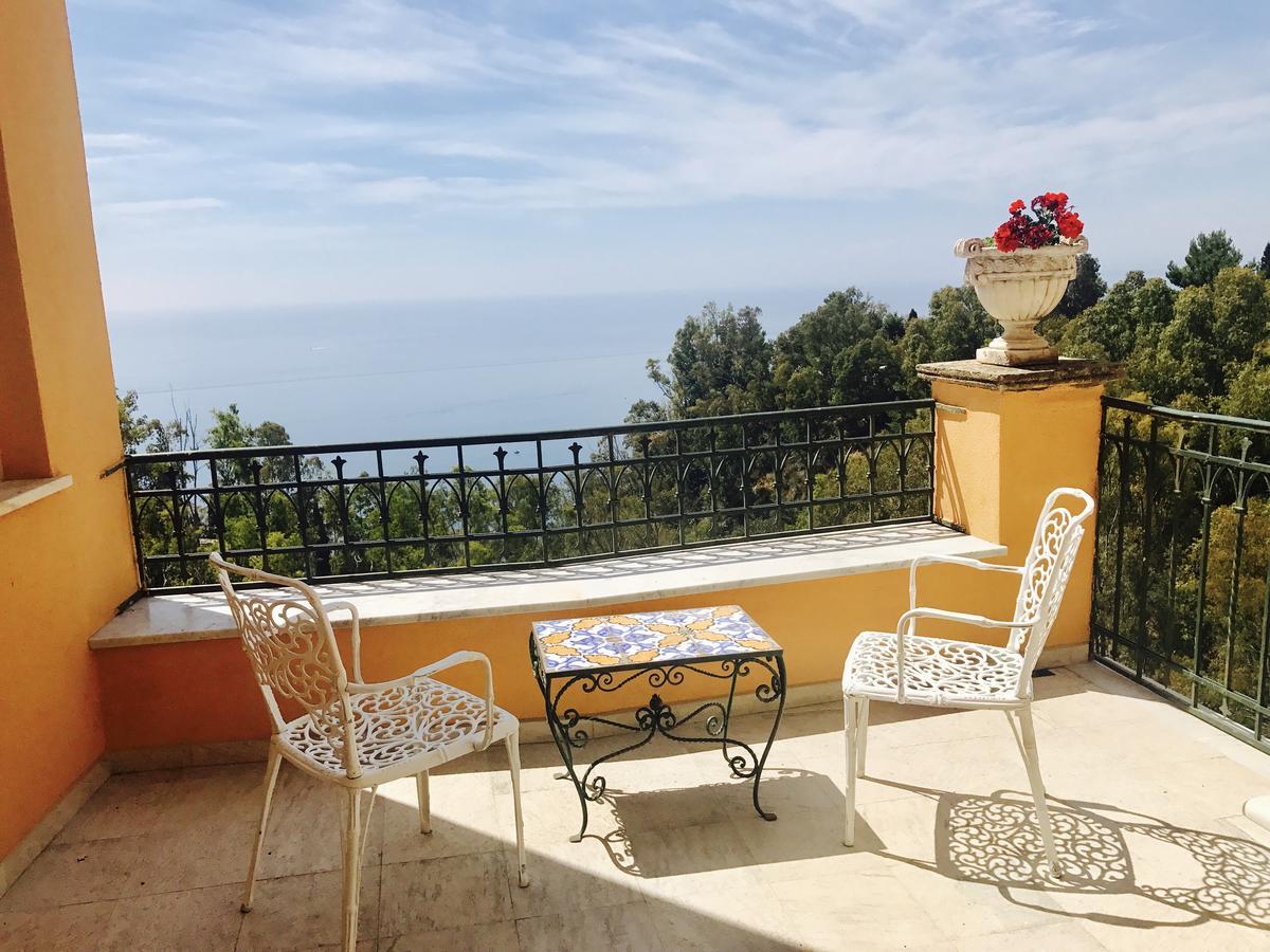Riis Taormina