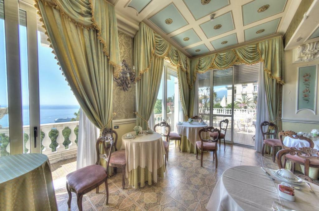 Hotel Riis 4*